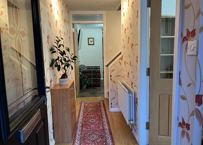 3 Bedroom House Near City Centre