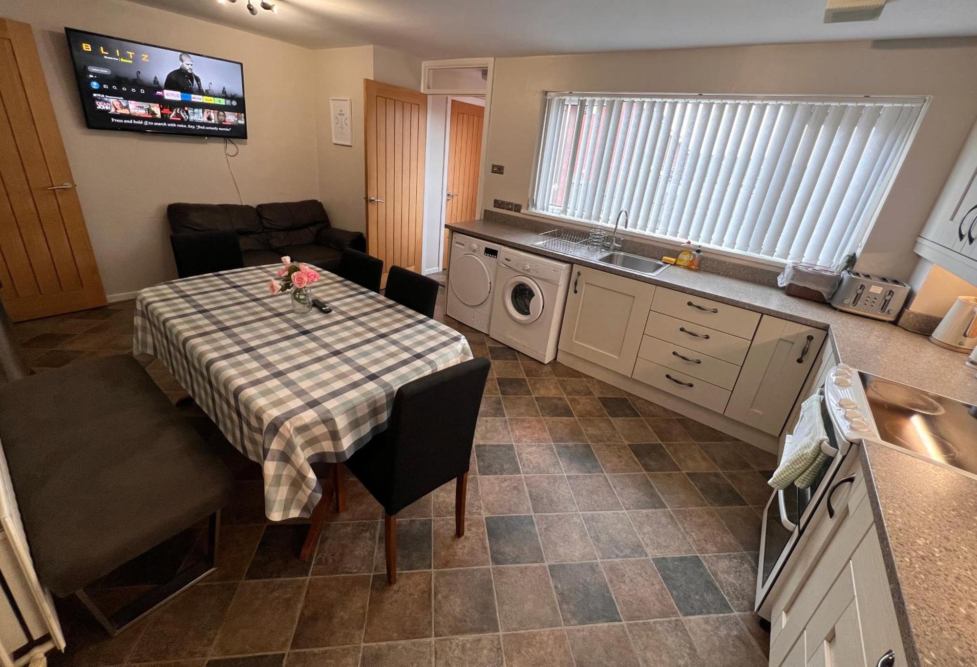 Holiday home 3 Bedroom House Near Centre *