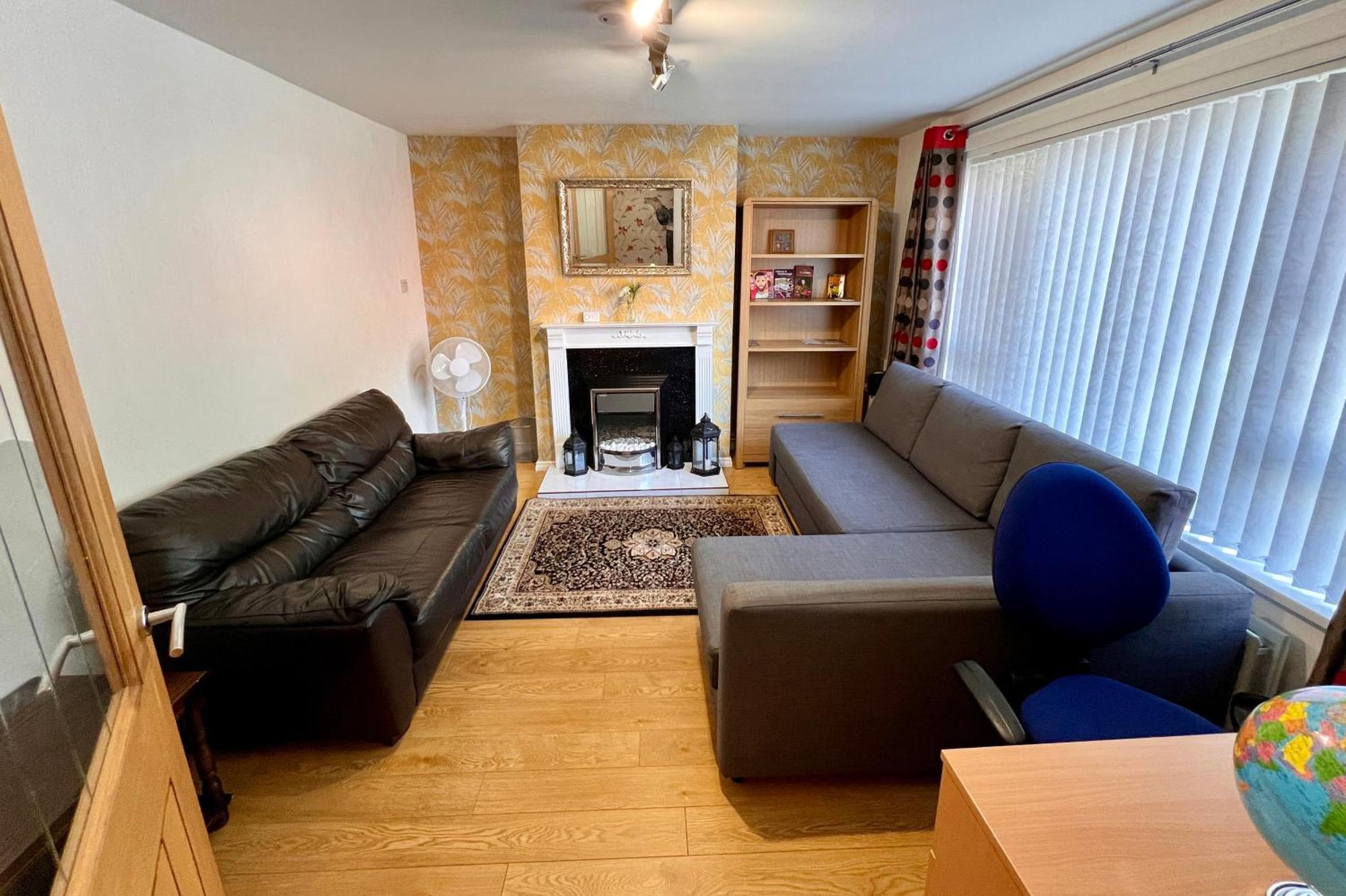 Holiday home 3 Bedroom House Near Centre *