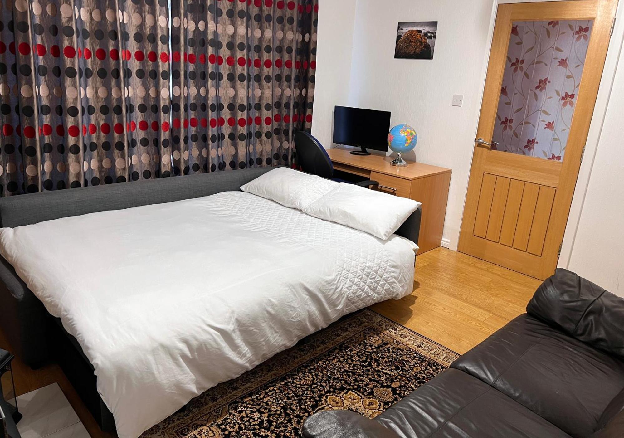 3 Bedroom House Near Centre Belfast